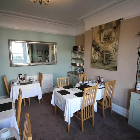 Eden Bed & Breakfast 4*