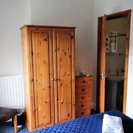 Eden Bed & Breakfast 4*